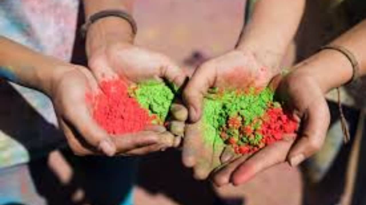 কেন খেলা হয় হোলি? জানুন এই উৎসবের বিশেষ মাহাত্ম্য