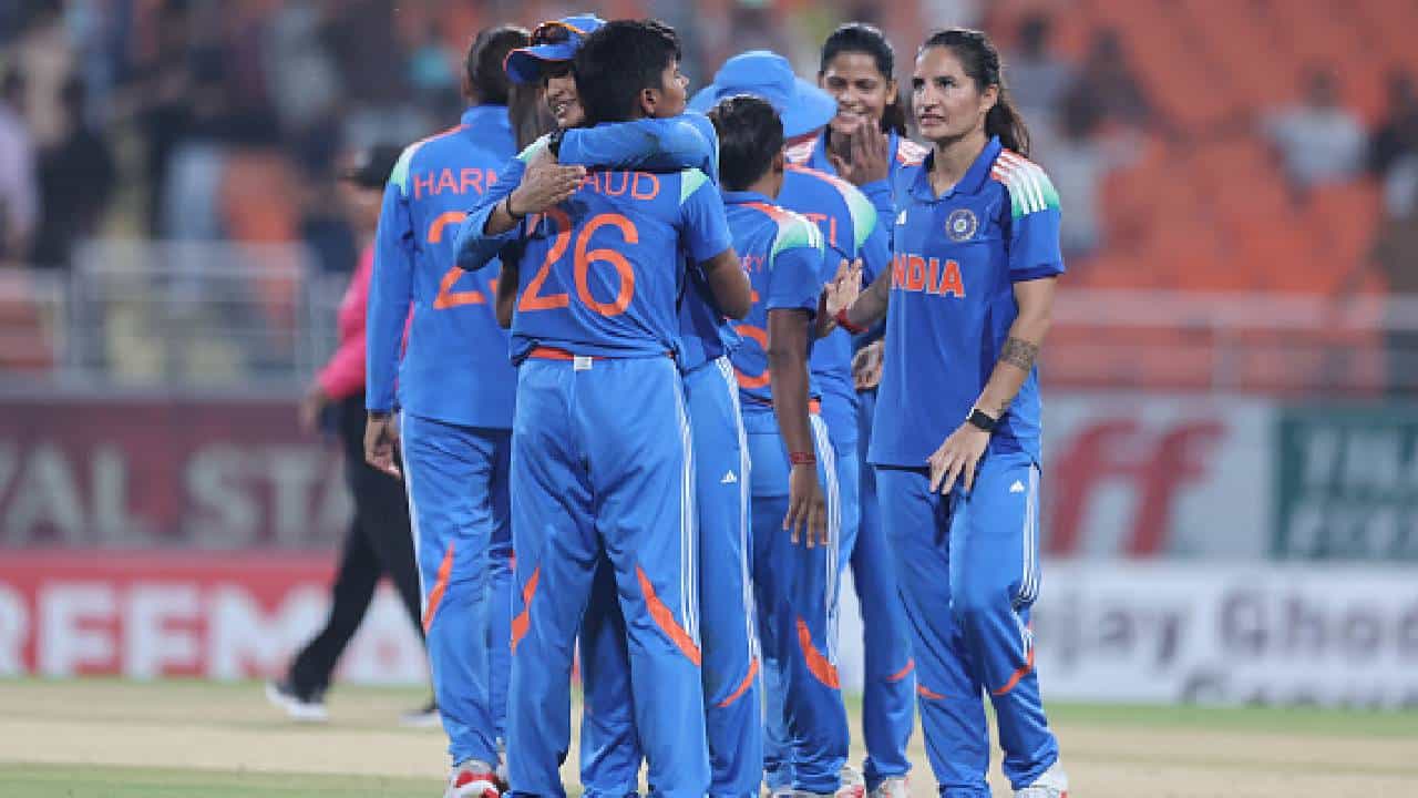 T20 Womens World Cup Fixture: ঘোষণা হয়ে গেল মেয়েদের টি-টোয়েন্টি বিশ্বকাপের সূচি, কবে ভারত-পাক ম্যাচ? T20 Womens World Cup Fixture: ঘোষণা হয়ে গেল মেয়েদের টি-টোয়েন্টি বিশ্বকাপের সূচি, কবে ভারত-পাক ম্যাচ?
