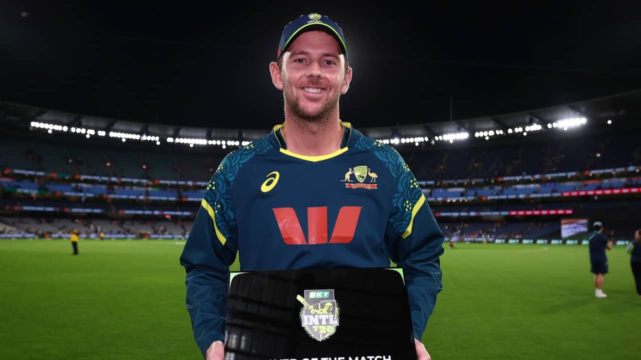 বিশ্বকাপের আগে বিপাকে অস্ট্রেলিয়া, কামিন্সের পর ছিটকে গেলেন হ্যাজেলউড