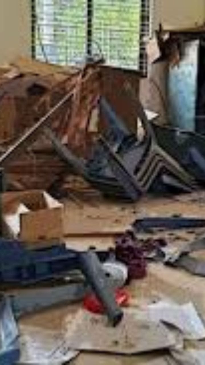 নবদুর্গা পুজো কমিটির অফিসে ভাঙচুর, কে করল?