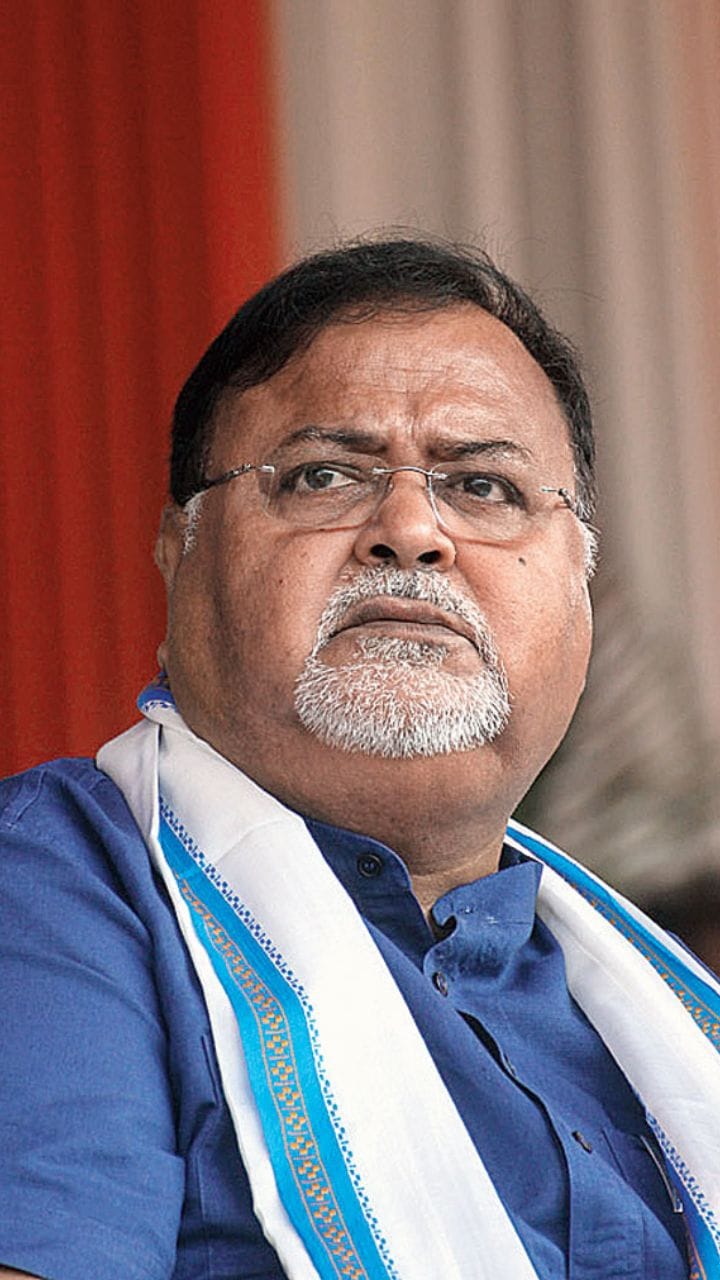 আমি অবসর প্রাপ্ত রাজনৈতিক ব্যাক্তিত্ব নই। কেন একথা বললেন পার্থ চট্টোপাধ্যায়?