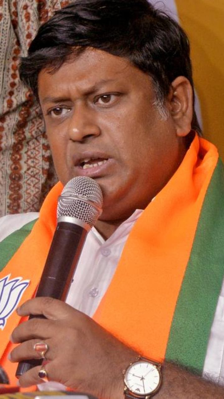 যাদের ৩ মাসের বেশি বয়ফ্রেন্ড টেকে না, বামফ্রন্টের অবস্থা সেরকমই: সুকান্ত