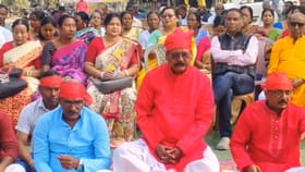 পরপর অ্যাক্সিডেন্ট! লাল বসনে হঠাৎ যজ্ঞ করতে বসলেন তৃণমূল বিধায়ক