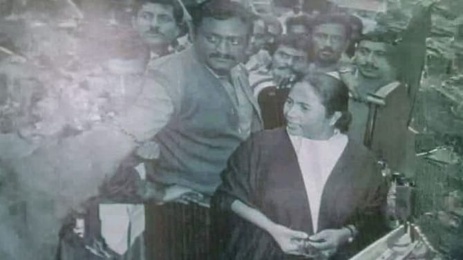 ২৯ বছর আগে কালো গাউন পরে মমতাকে আদালতে সওয়াল করতে দেখেছিল হুগলিবাসী