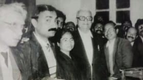 নিজেই কালো গাউন পরে সেদিন বালুরঘাট কোর্টে সওয়াল করেছিলেন মমতা