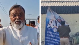 মন্ত্রীর পোস্টার টেনে সরিয়ে দিচ্ছে আরপিএফ! চরম অস্বস্তিতে তৃণমূল