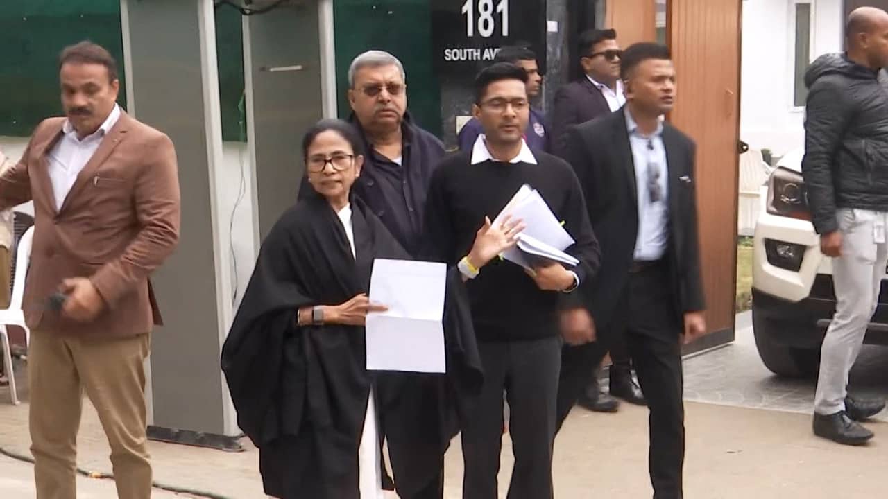 West Bengal-India News Today Highlights: কালো পোশাকে অভিষেকের সঙ্গে কমিশনে মমতা