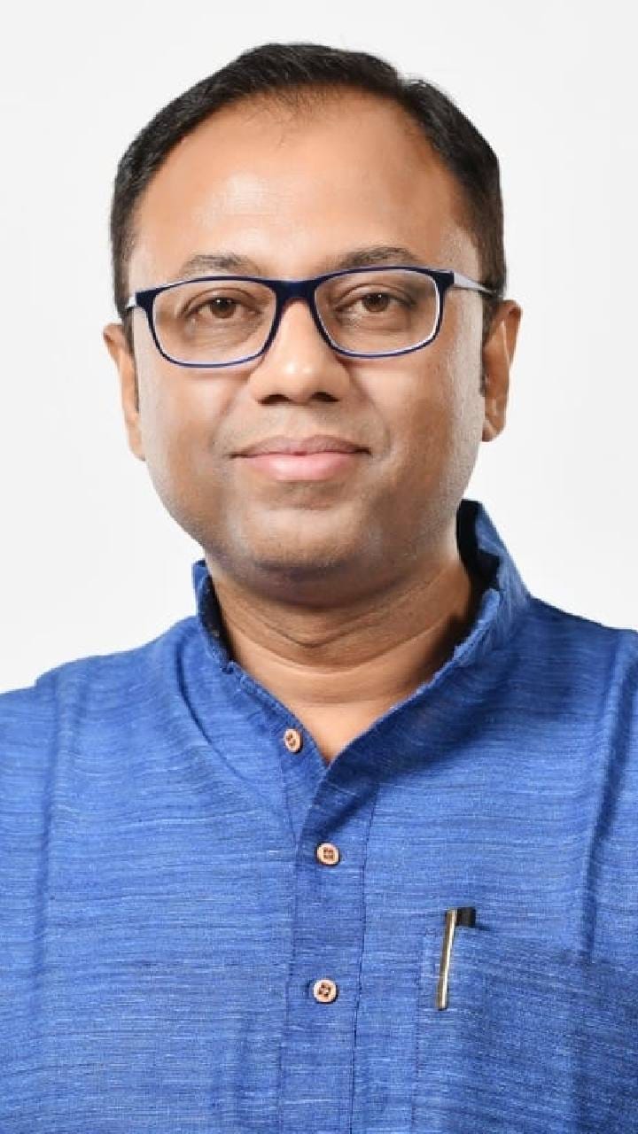 'বাংলায় নাকি চাকরি নেই, উত্তরপ্রদেশের পরিযায়ীরা পোস্টার লাগাতে বাংলায় আসছেন!' বললেন অরূপ