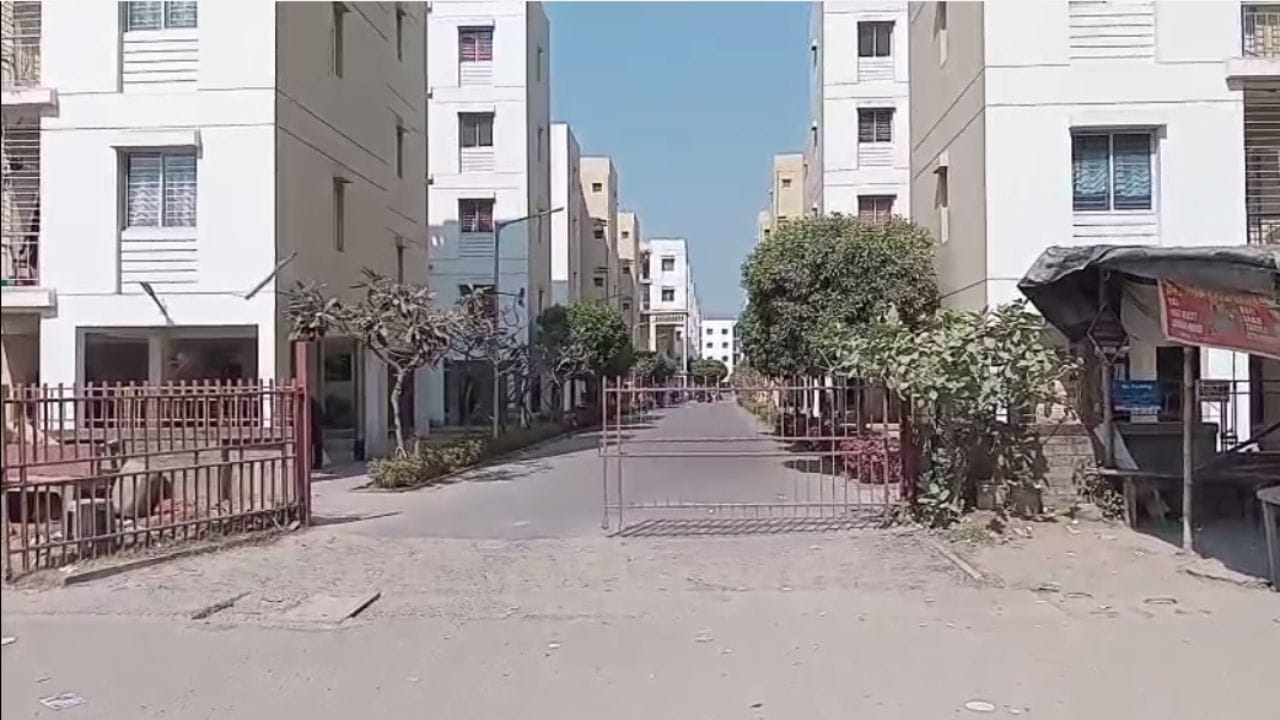 Newtown: নিউটাউনের সাপুরজিতে অসুস্থ হচ্ছেন একের পর এক, কী হচ্ছে সেখানে?