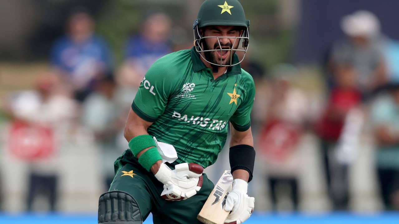 T20 World Cup: বিস্ফোরক ব্যাটিং সাহিবজাদার, ১৫ বছর পর বিশ্বকাপে সেঞ্চুরি পেল পাকিস্তান