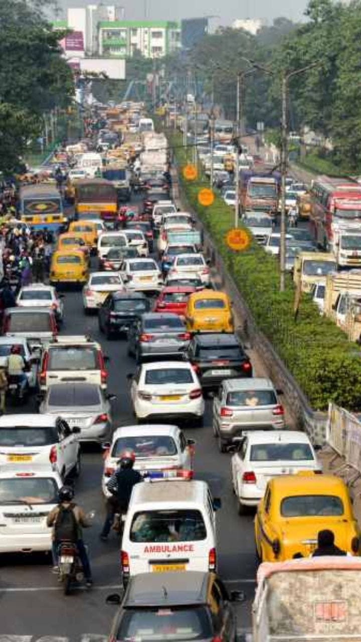 কলকাতায় কোন রাস্তা এড়াবেন এখন?