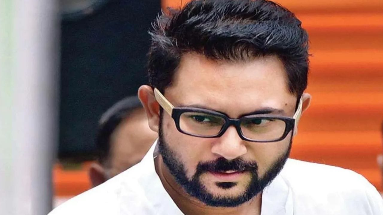 Soham Chakraborty: ৬৮ লক্ষ টাকার ‘ঋণ খেলাপ’! অভিনেতা-বিধায়ক সোহমের কাছে গেল নোটিস