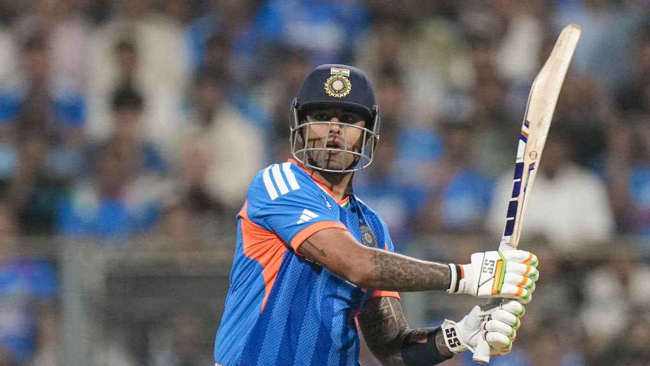Suryakumar Yadav: বিপদে সূর্যোদয়! ক্যাপ্টেনের দুরন্ত ব্যাটে ভর করে বড় স্কোর ভারতের