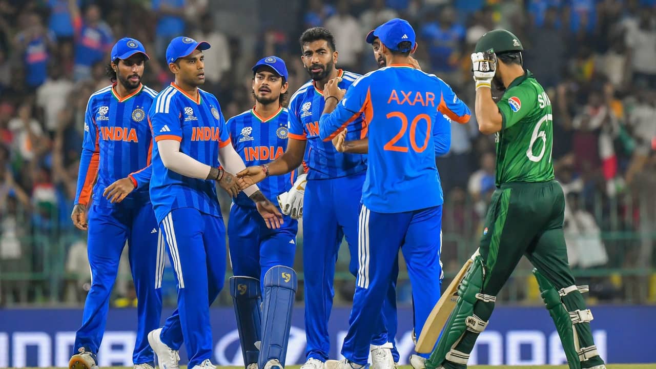 T20 World Cup : ভারতের বিরুদ্ধে হার, বিদায়ঘণ্টা বাজল পাকিস্তানের ?