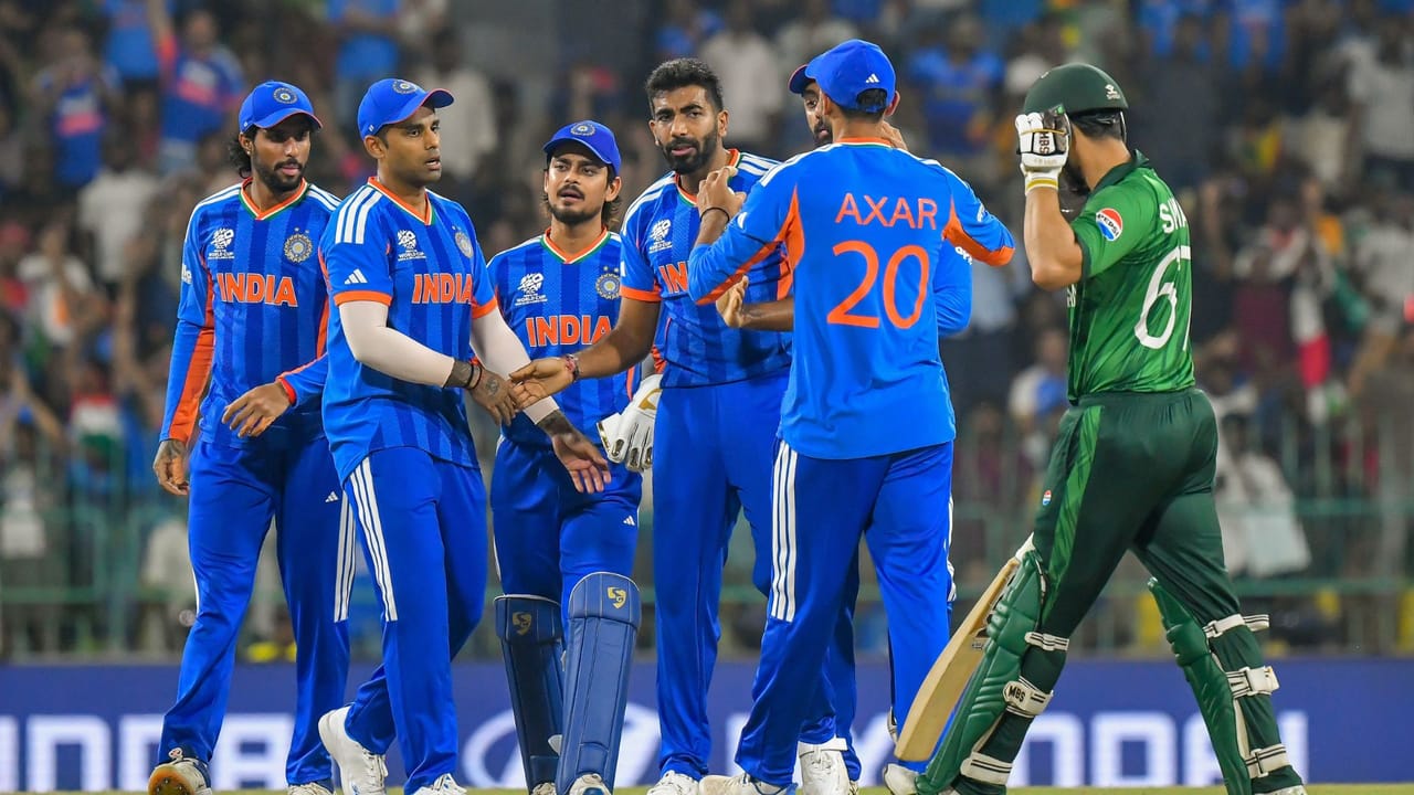 T20 World Cup : ভারতের বিরুদ্ধে হার, বিদায়ঘণ্টা বাজল পাকিস্তানের ? T20 World Cup : ভারতের বিরুদ্ধে হার, বিদায়ঘণ্টা বাজল পাকিস্তানের ?