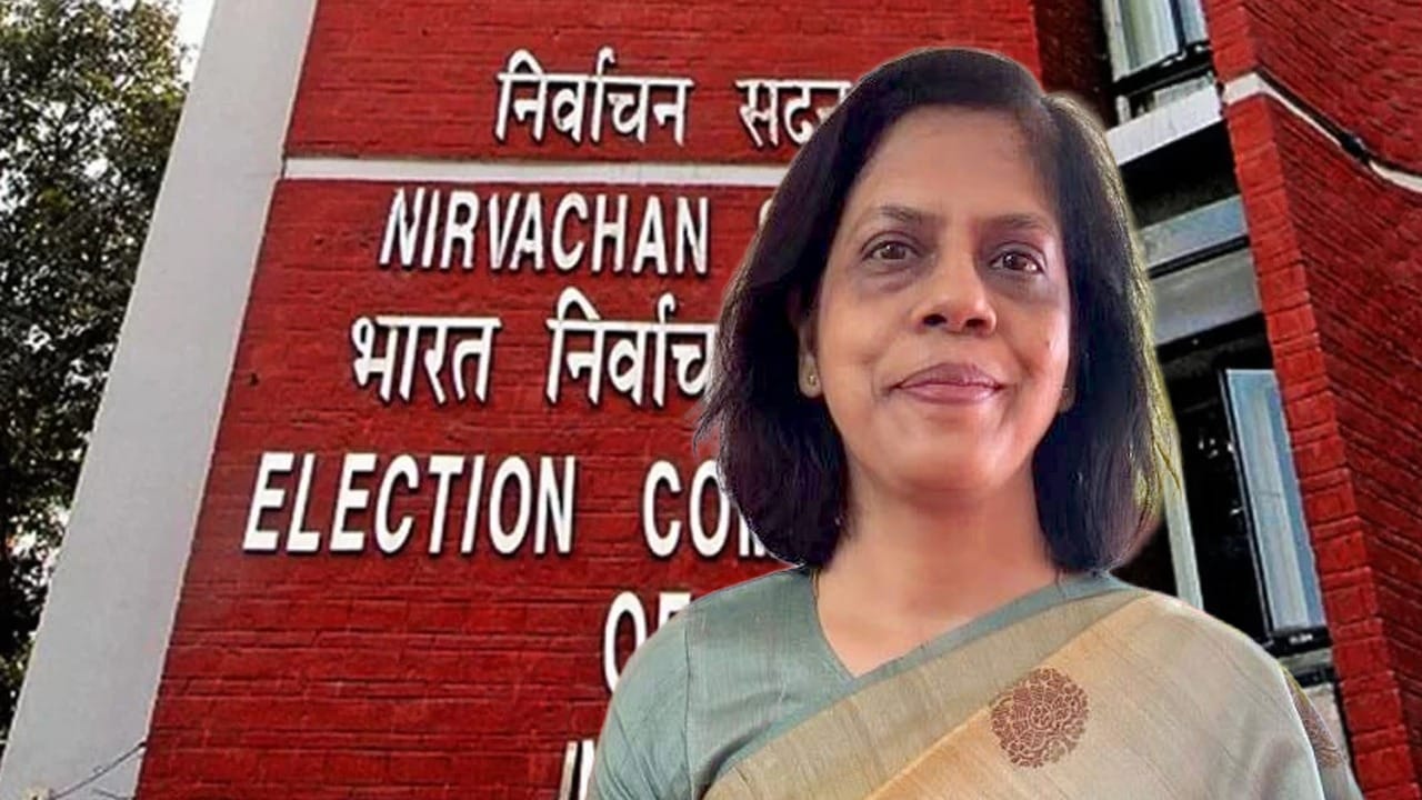 IAS Nandini Chakravorty in Delhi: অভিযুক্ত আধিকারিকদের নিয়ে ‘গড়িমসি’ করছে রাজ্য, কমিশনের প্রশ্নে বিদ্ধ মুখ্যসচিব
