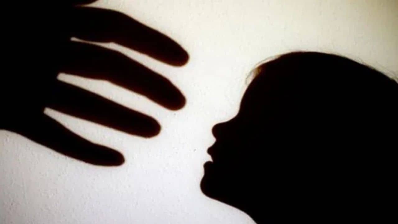 Kolkata: খাস কলকাতায় বাড়িতে নিয়ে গিয়ে নাবালিকাকে ধর্ষণের অভিযোগ, গ্রেফতার ব্যক্তি