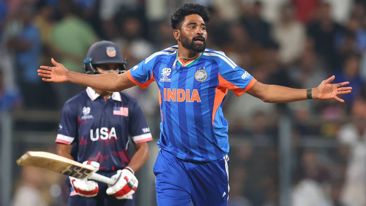 T20 World Cup : ফোনের ওপারে অধিনায়ক, একটি ফোন কলেই ভাগ্য বদলাল সিরাজের!