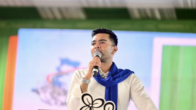 ভোটের আগে অভিষেকের রিমোট কন্ট্রোল তত্ত্ব, কী এটি?