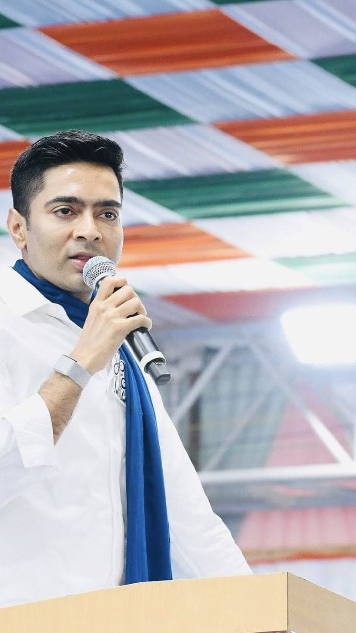 বিহার ও উত্তরপ্রদেশ থেকে লোক ঢোকানো হচ্ছে বাংলায়—অভিযোগ অভিষেক বন্দ্যোপাধ্যায়ের