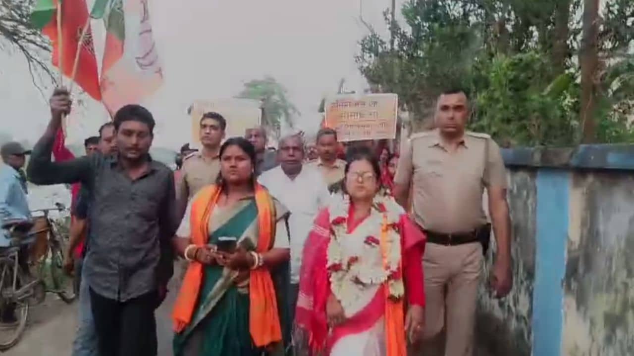 Nadia BJP candidate: বুথ সভাপতিও হওয়ার যোগ্য নন, প্রার্থী পছন্দ না হওয়ায় তুমুল বিক্ষোভ বিজেপির