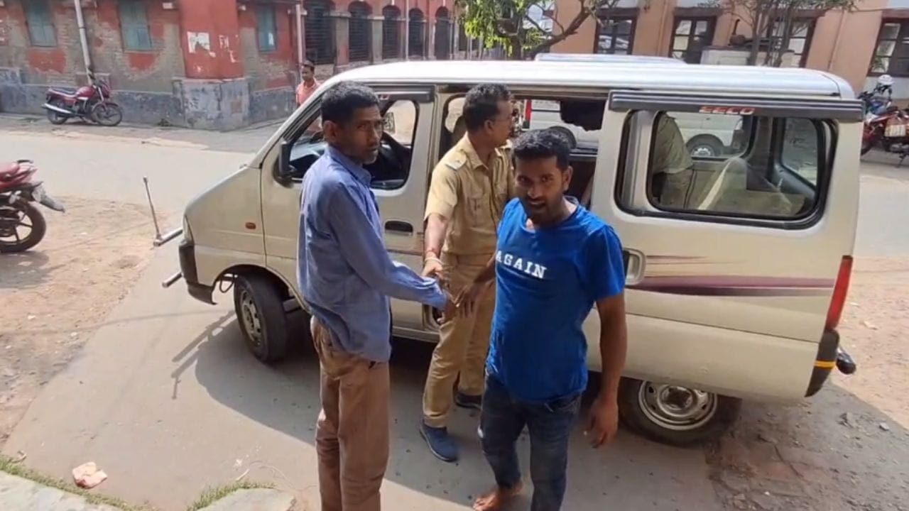 Bangladeshi Arrest: SIR আবহে সীমান্ত থেকে গ্রেফতার ২ বাংলাদেশি