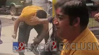 বাসন্তীতে ভরা বাজারে পুলিশকে মাটিতে ফেলে ‘বাঁশপেটা’