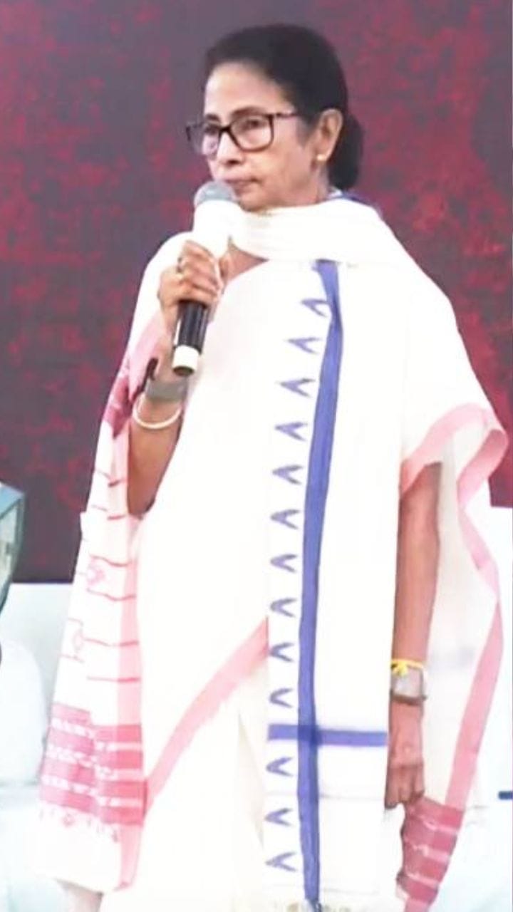 গ্যাসের দাম বৃদ্ধি, প্রতিবাদ মিছিলের ডাক দিলেন মমতা