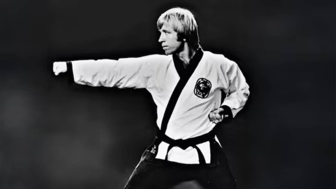 প্রয়াত আমেরিকার রজনীকান্ত অভিনেতা চাক নরিস