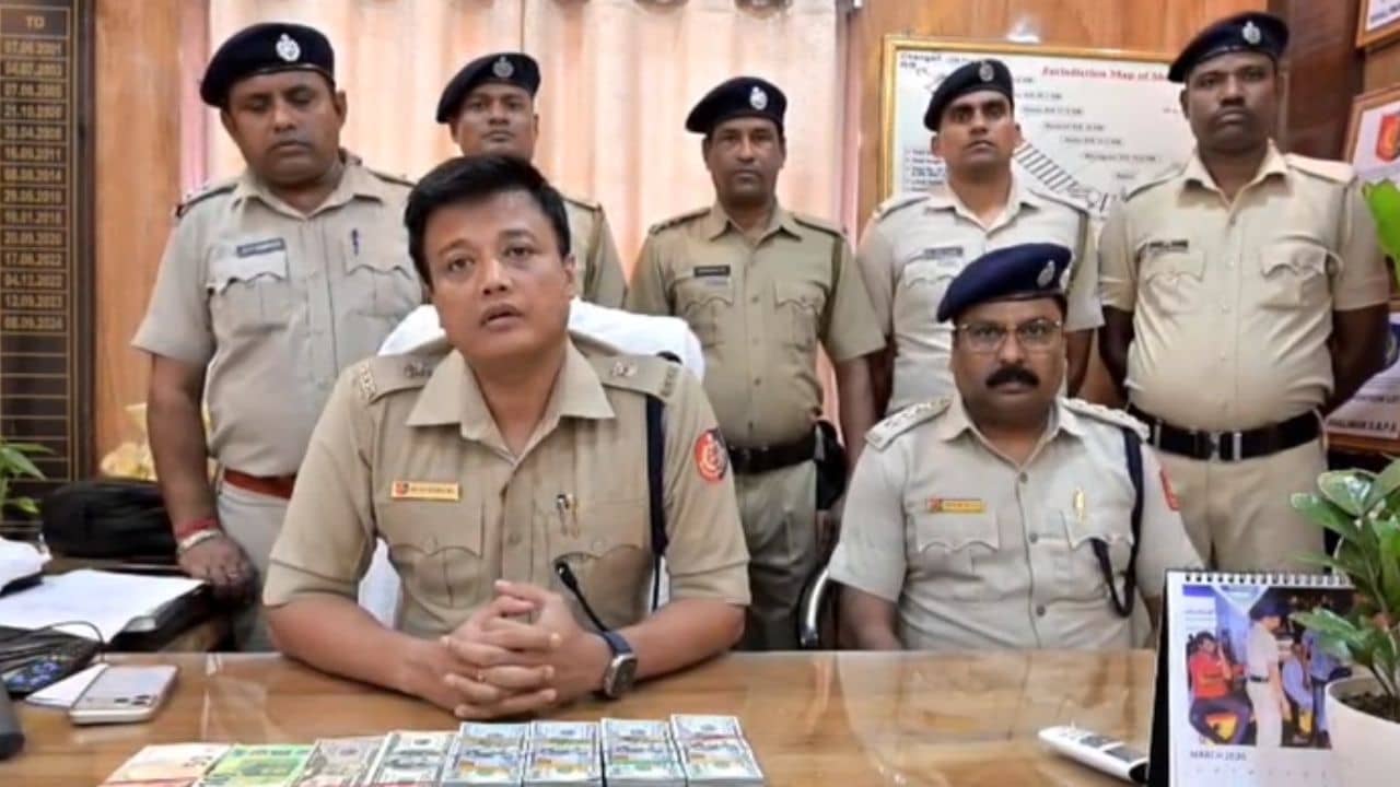 WB Assembly ELection 2026 : ডলার থেকে ইউরো, ভোটের আগে উদ্ধার কাঁড়ি কাঁড়ি টাকা