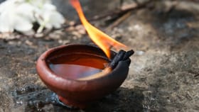 পূজার সময় প্রদীপ জ্বালানো কি কেবলই প্রথা? জানুন সঠিক নিয়ম