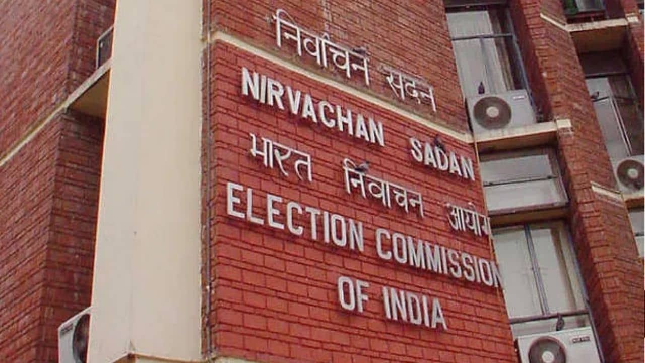 Election Commission: ভোট যখন মধ্য গগনে তখনই ফের বাংলায় বড় পদক্ষেপ করল কমিশন