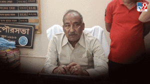 এগরা পৌরসভার চেয়ারে ফিরলেন স্বপন, সুবিধা হল BJP প্রার্থী দিব্যেন্দুর?