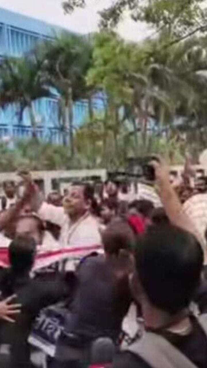 নিয়োগের দাবিতে ফের পথে আপার প্রাইমারির চাকরিপ্রার্থীরা