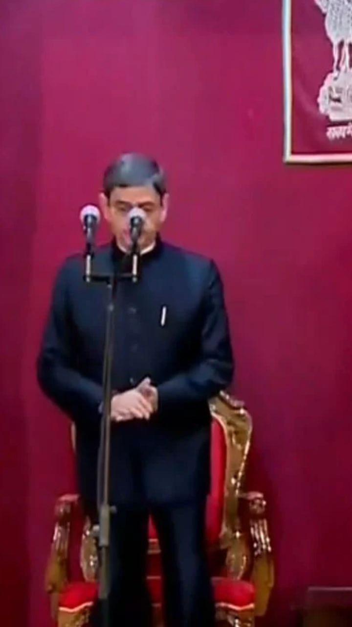 বাংলার নয়া রাজ্যপাল হিসাবে শপথ নিলেন আর এন রবি