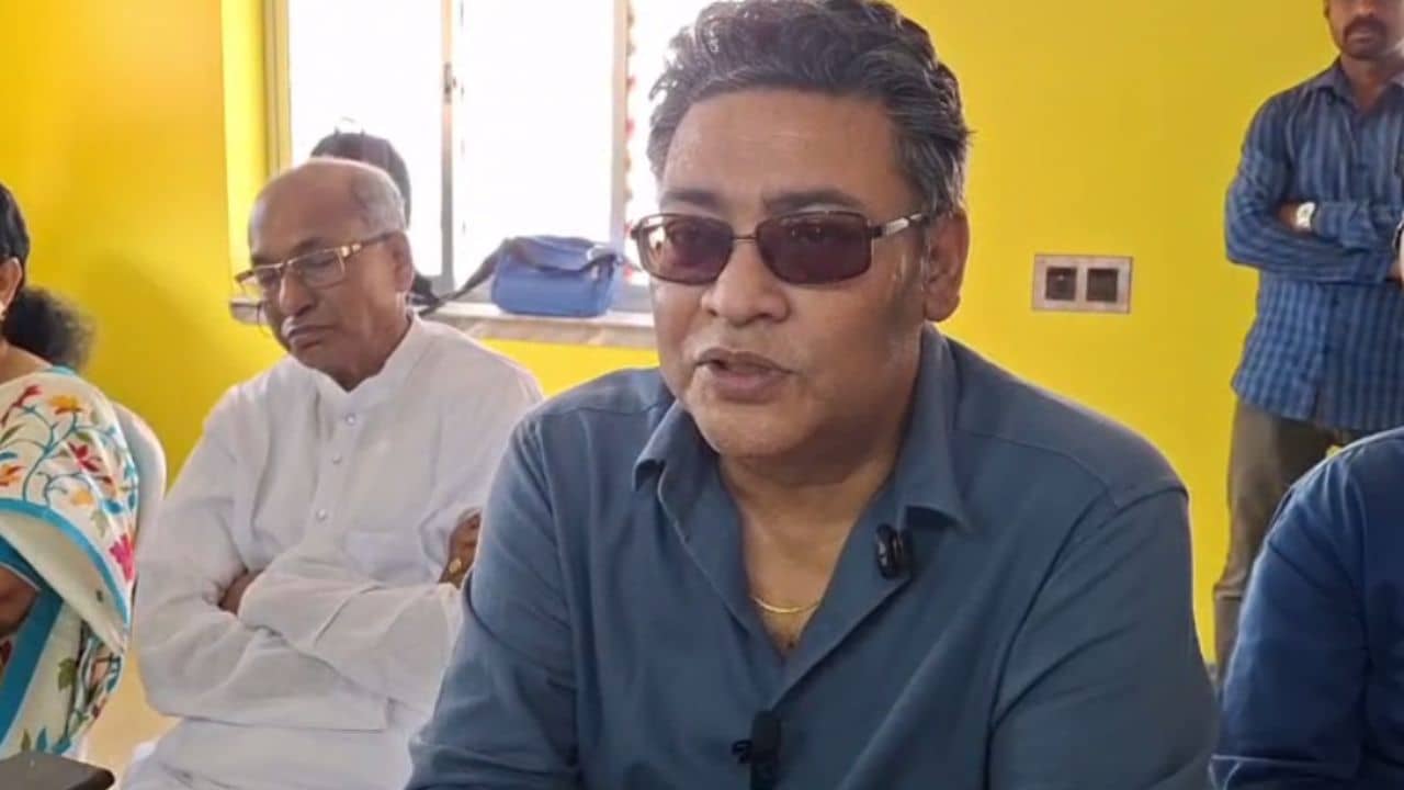 Indranil Sen: ভোট যাকেই দিন, ভোটাররা যেন নিজেদের ভোটাধিকার প্রয়োগ করতে পারেন, কর্মীদের বললেন ইন্দ্রনীল সেন