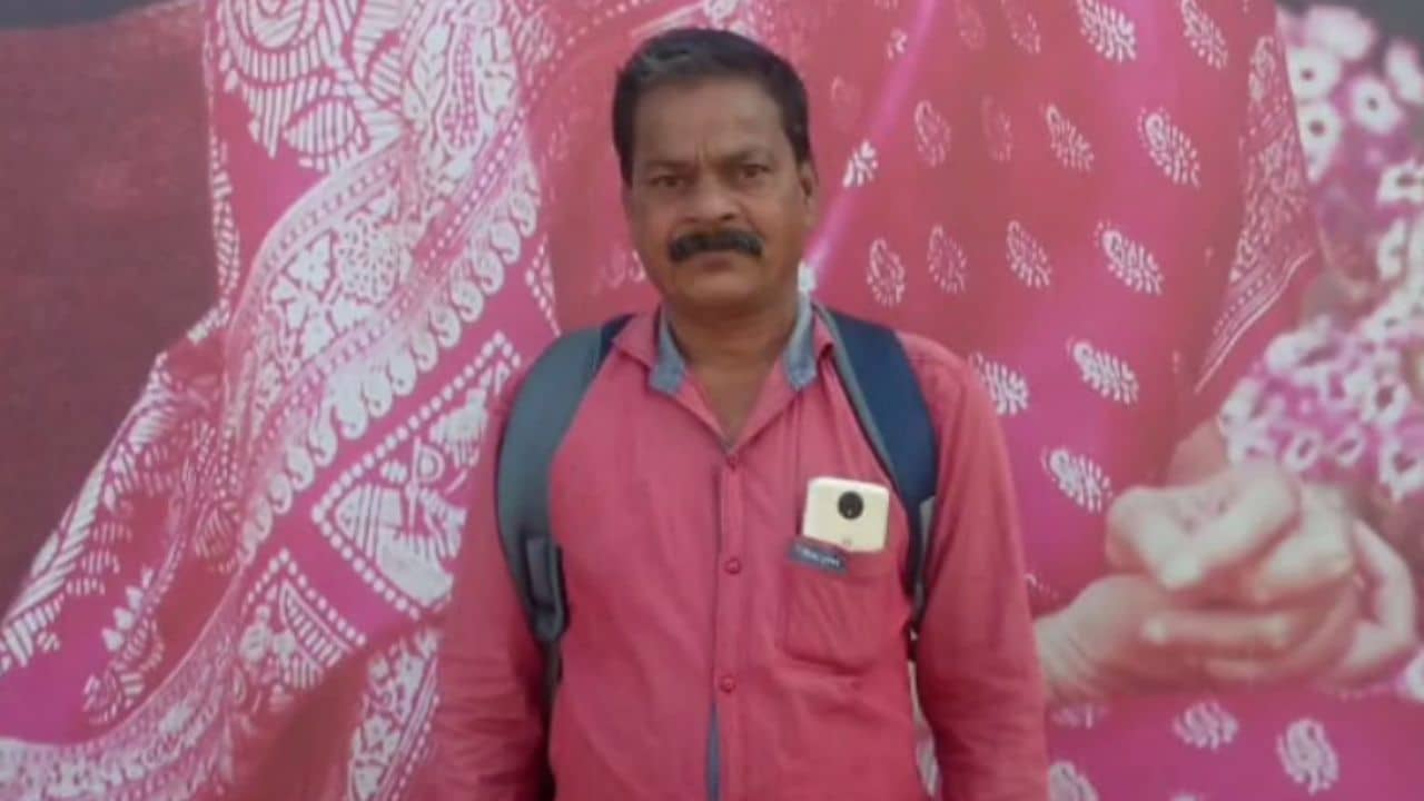 Katwa: সরকার বদলে গেলে তো মিলবে না টাকা, টলতে-টলতে ঘরে এসে বললেন, বিষ খেয়েছি, এরপরই...হাড়হিম ঘটনা