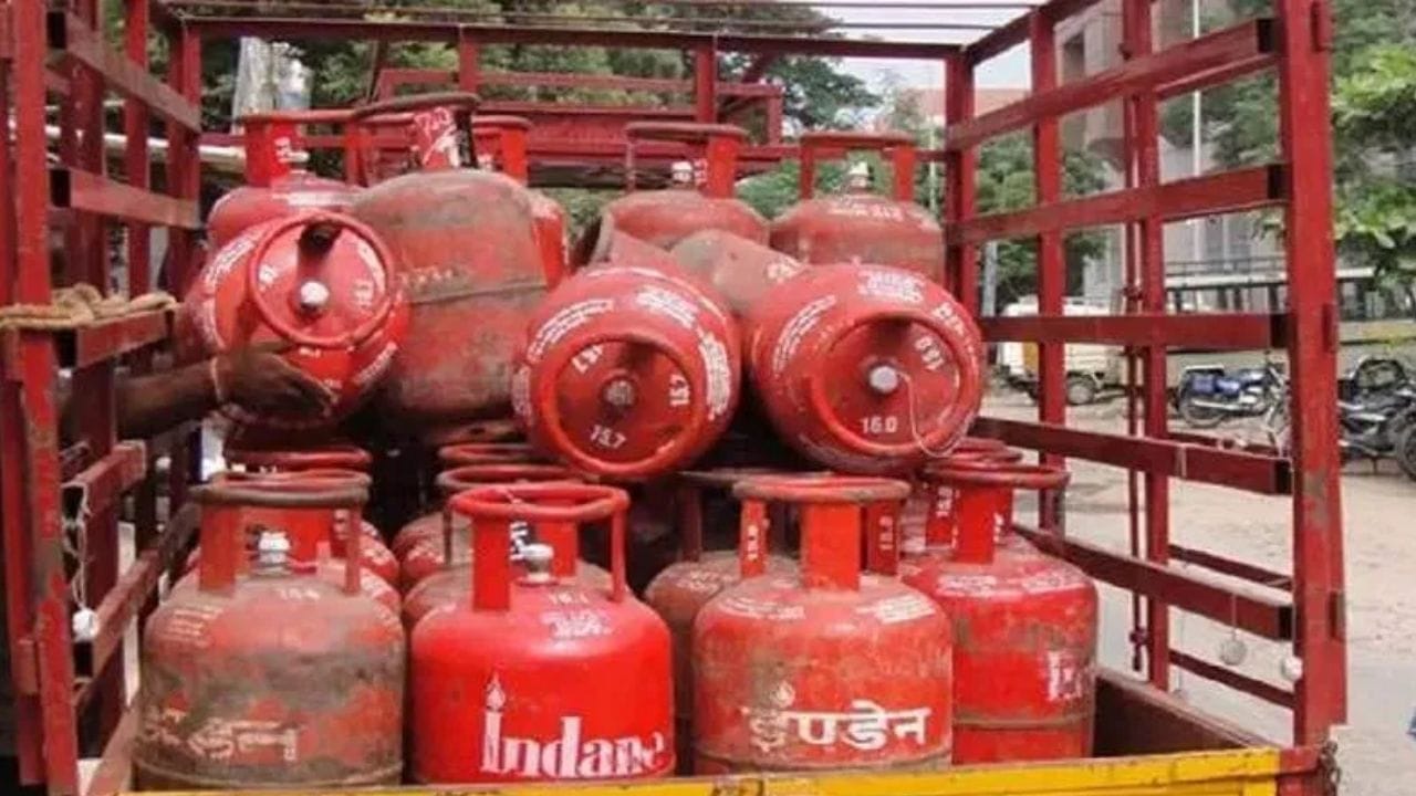 গ্যাসের আকাল, চরম বিপাকে  শহরের ক্যাটারাররা