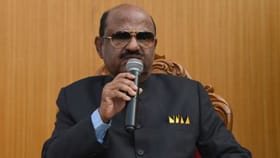 পদত্যাগ করলেন সি ভি আনন্দ বোস