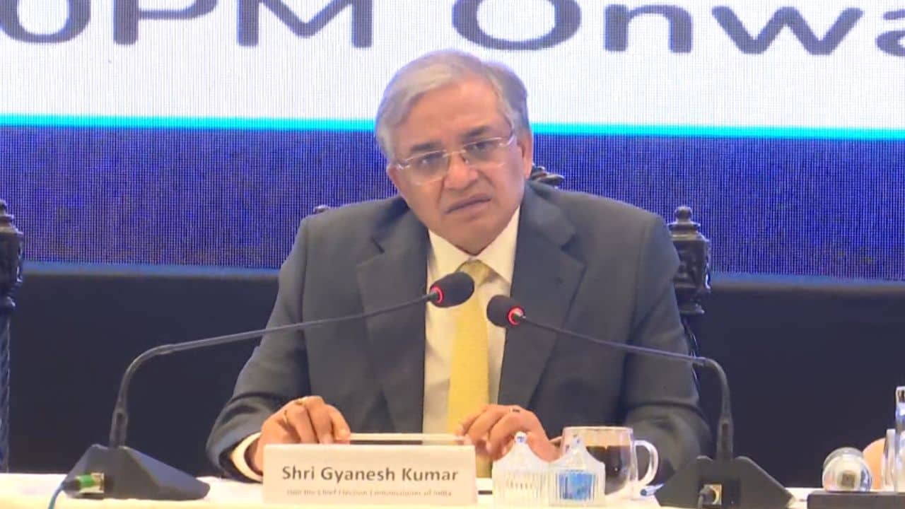 Gyanesh Kumar: কী কাজে নিযুক্ত মাইক্রোঅবজারভাররা, বোঝালেন জ্ঞানেশ কুমার