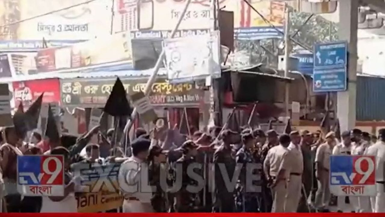 West Bengal News Live: জ্ঞানেশ কুমার পৌঁছতেই দক্ষিণেশ্বরে কালো পতাকা হাতে বিক্ষোভ, নীরব দর্শক হয়ে রইল পুলিশ?