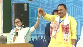 'ছেলেকে বলে দিও...', মঞ্চ থেকে প্রার্থীকে কড়া বার্তা দিয়ে গেলেন মমতা