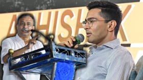 যাদবপুরে তুমুল অশান্তি! প্রার্থীর সঙ্গে তুমুল বিতণ্ডা তিন কাউন্সিলরের