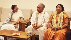 'ওঁকে আমি অনেক সাহায্য করেছি...', দিলীপ ঘোষকেই বার্তা মমতার?