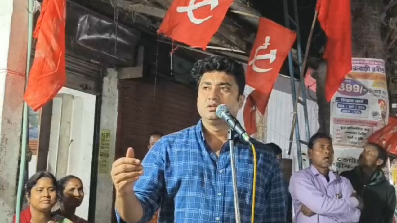 Shatarup Ghosh: 'নেতাদের বোঝাপড়ায় কিছু যায় আসে না', কংগ্রেস কর্মীদের পাশে চান শতরূপ Shatarup Ghosh: 'নেতাদের বোঝাপড়ায় কিছু যায় আসে না', কংগ্রেস কর্মীদের পাশে চান শতরূপ