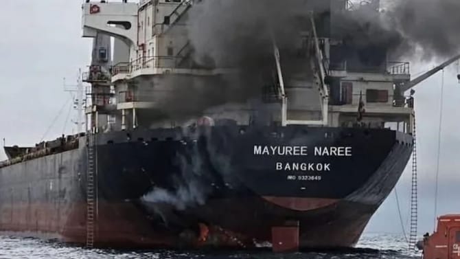 হরমুজ প্রণালীতে ভারতগামী জাহাজে জ্বলছে আগুন, বিবৃতি ভারতের