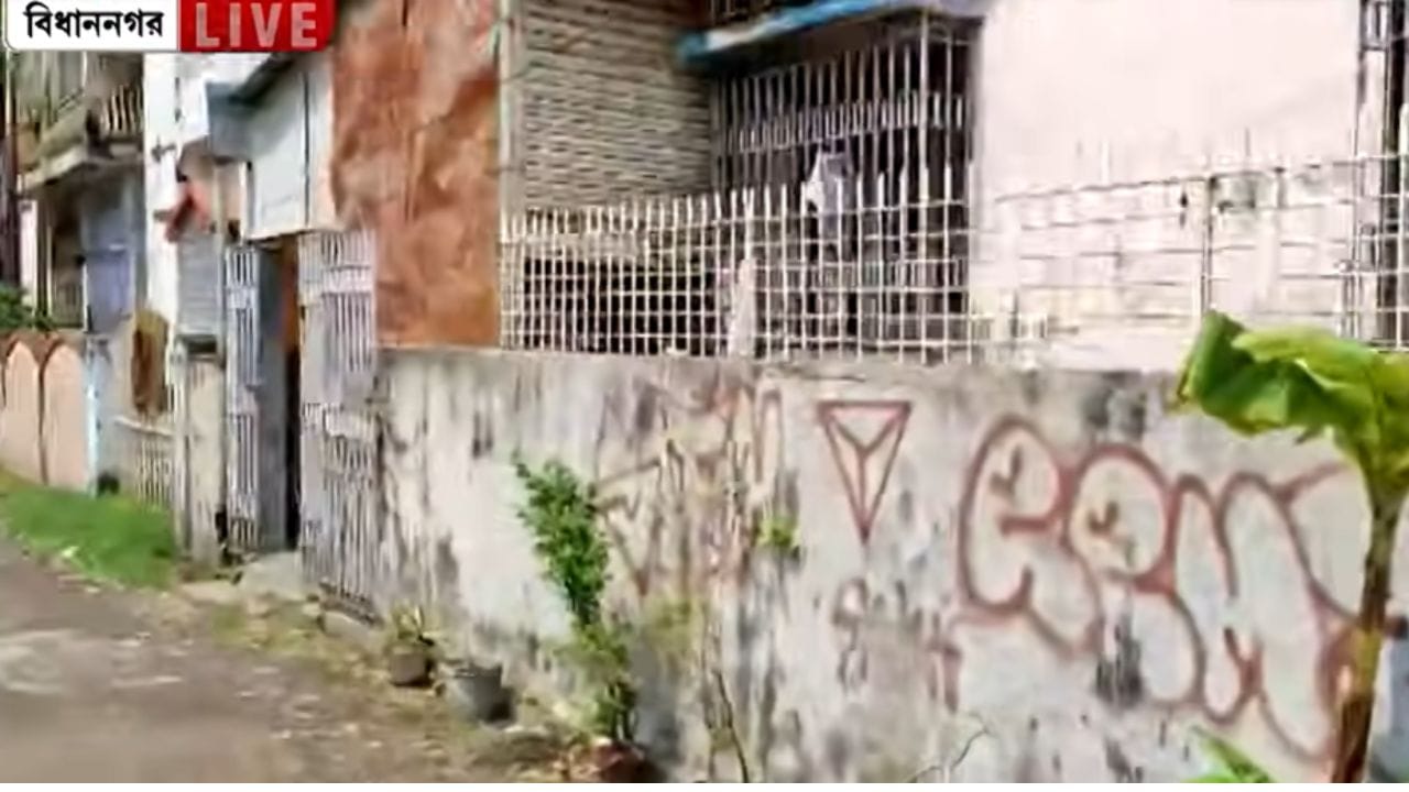 প্রার্থী হচ্ছেন কি না জানার আগেই লেখা হয়ে গেল নাম