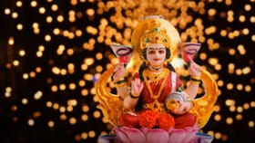 সংসারে লক্ষ্মীর কৃপা ধরে রাখতে চান? মহিলারা ভুলেও করবেন না এই ৫টি কাজ