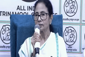 এবার দুয়ারে চিকিৎসা, তৃণমূলের ইস্তাহারে ১০ প্রতিজ্ঞা