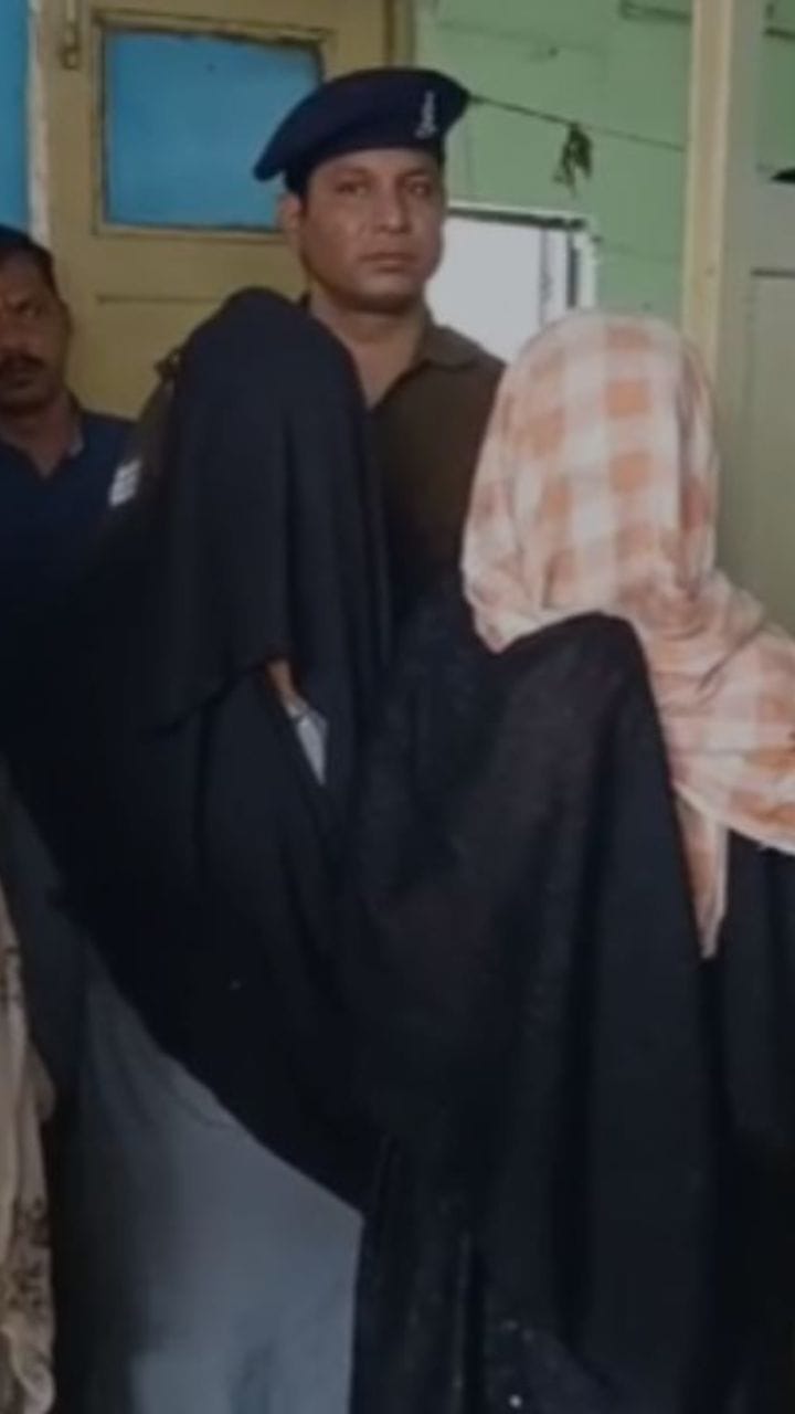 ৩ বাংলাদেশি মহিলাকে গ্রেফতার পুলিশের, সীমান্ত পার হয়ে কী করছিলেন?